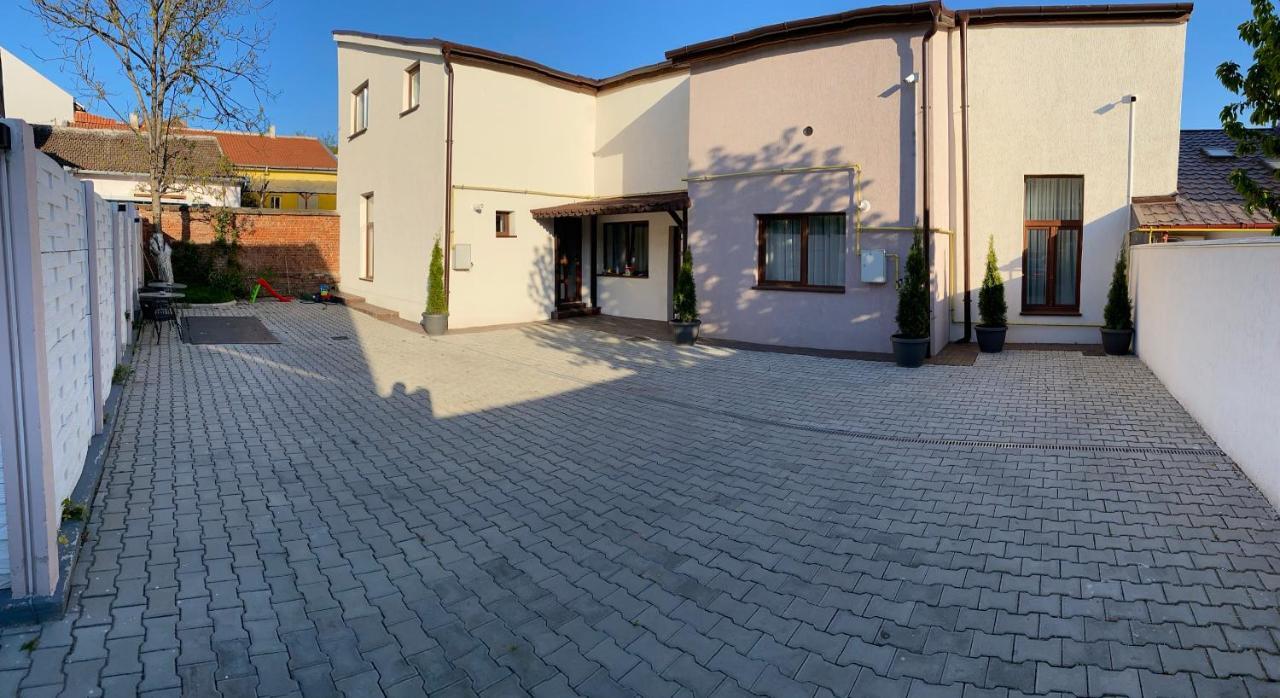 Victoria Rooms Oradea Eksteriør billede