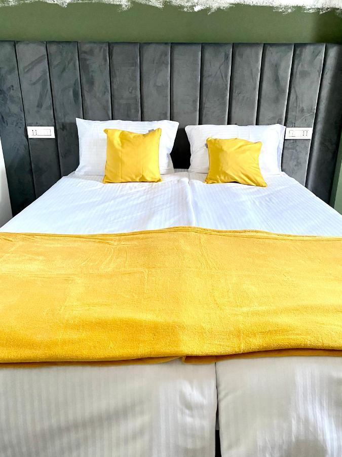 Victoria Rooms Oradea Eksteriør billede