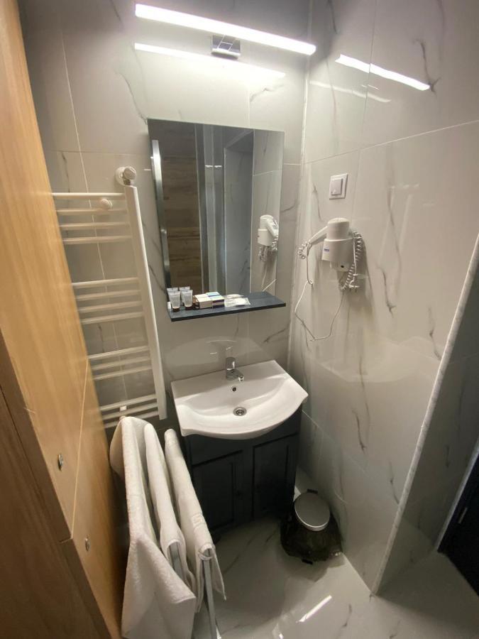 Victoria Rooms Oradea Eksteriør billede
