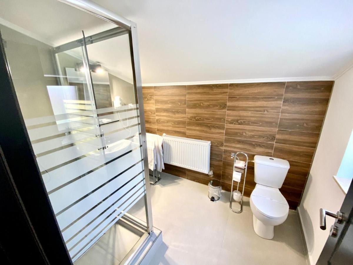 Victoria Rooms Oradea Eksteriør billede