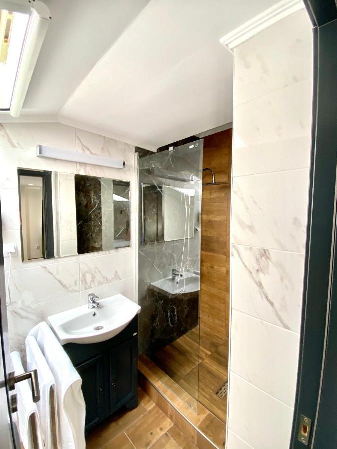 Victoria Rooms Oradea Eksteriør billede