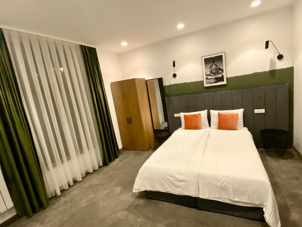 Victoria Rooms Oradea Eksteriør billede